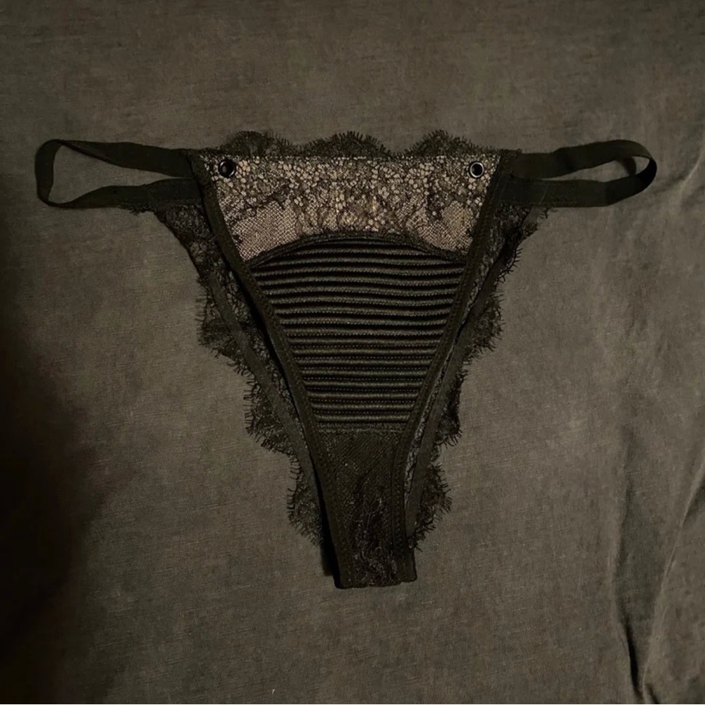 Victoria’s Secret Luxe Lingerie - Dream Angles Itsy Mini Panties - size medium